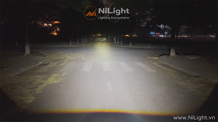Bi Led NiLight A20 độ tản sáng thấp, pha vẫn chụm dù ở phía xa