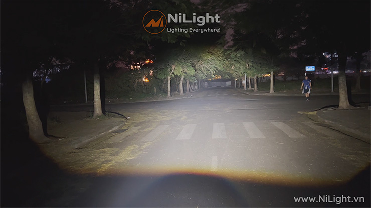 Bi Led NiLight A10 pha chiếu rất xa và sáng