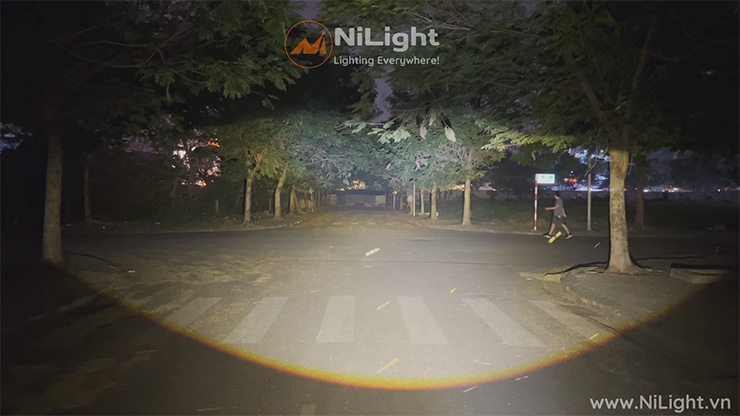Bi Gầm NiLight N10 Ultra trợ pha mạnh mẽ. Ánh sáng không hề kém cạnh bi pha